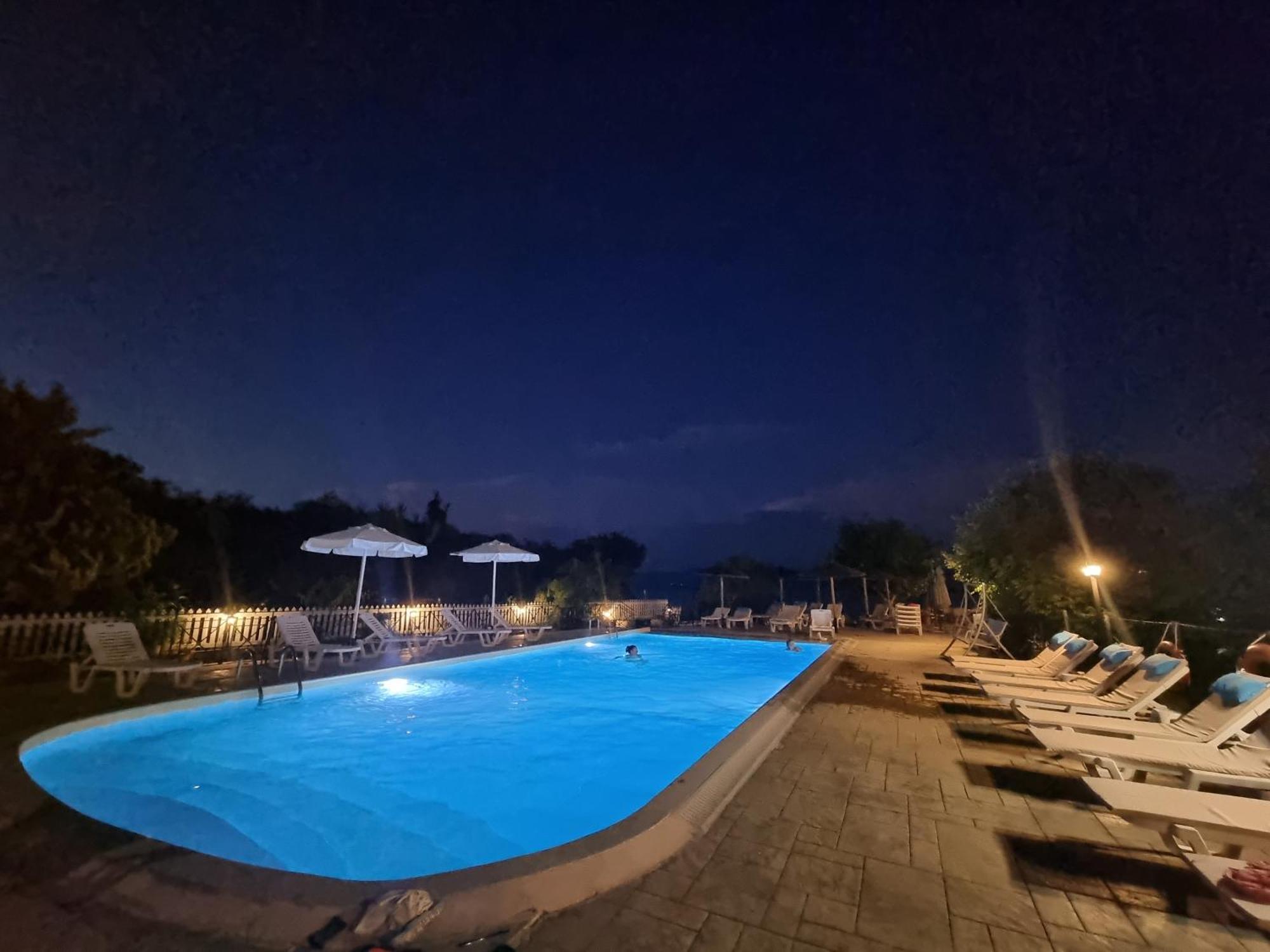 Blue Waves Corfu Aparthotel Kavos Exterior photo